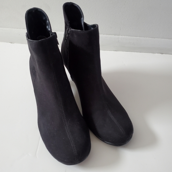 NEW Aerosole Black Ankle Boots Size 10 - Picture 2 of 4